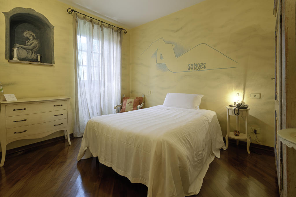Hostal Borgo Casale Albareto  Habitación foto