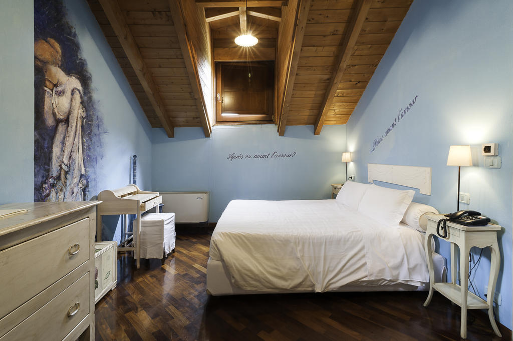 Hostal Borgo Casale Albareto  Habitación foto